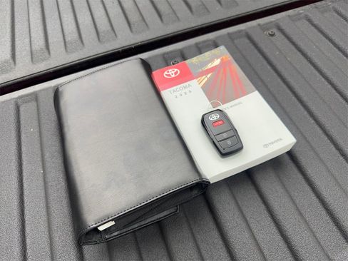 Used 2025 Toyota Tacoma SR image 81