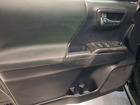 Used 2019 Toyota Tacoma TRD Pro AWD/4WD image 11