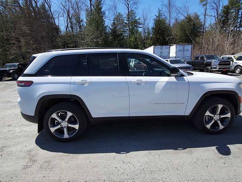 New 2024 Jeep Grand Cherokee Limited 4xe image 9