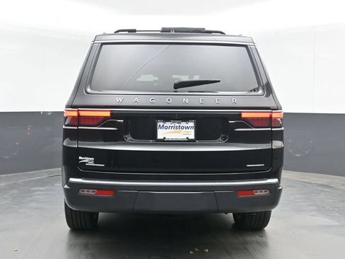 Used 2022 Jeep Wagoneer Series III w/ Premium Group I AWD/4WD image 13