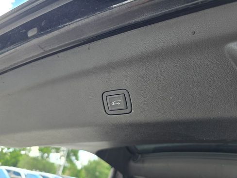 Used 2024 Chevrolet Tahoe LT AWD/4WD image 44
