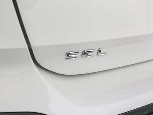 Used 2025 Volkswagen Taos SEL w/ Black Wheel Plus Package image 10