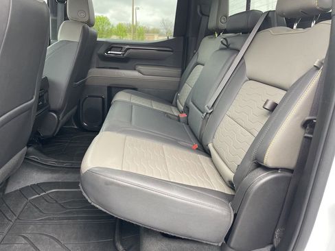 Used 2023 Chevrolet Silverado 1500 ZR2 AWD/4WD image 10