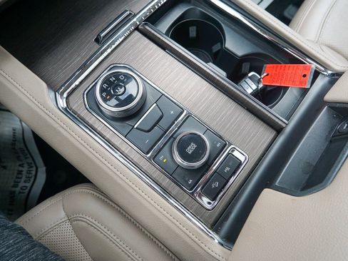Used 2024 Ford Expedition Max Limited AWD/4WD image 34