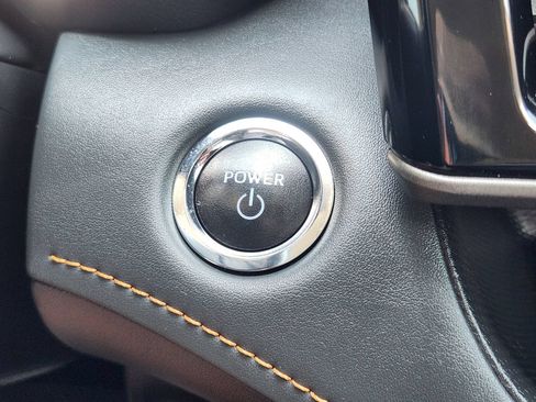 Used 2023 Toyota Highlander Bronze Edition FWD image 24