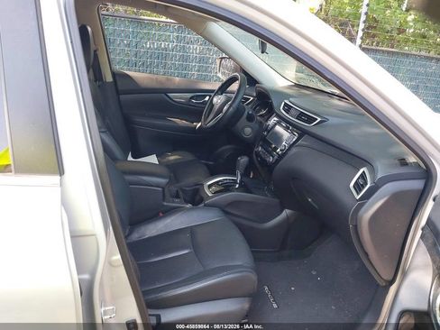 Used 2015 Nissan Rogue SL w/ SL Premium Package FWD image 2