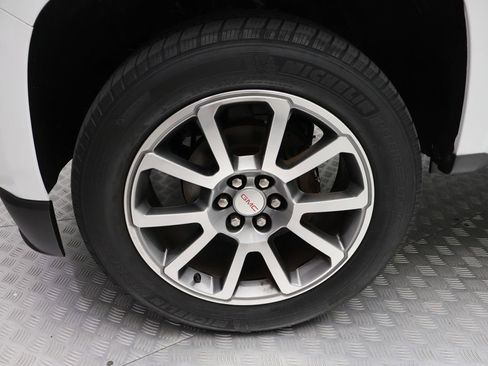 Used 2019 GMC Canyon Denali image 4