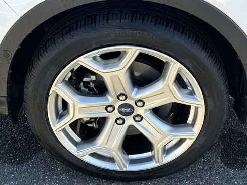 Used 2019 Ford Escape Titanium image 30