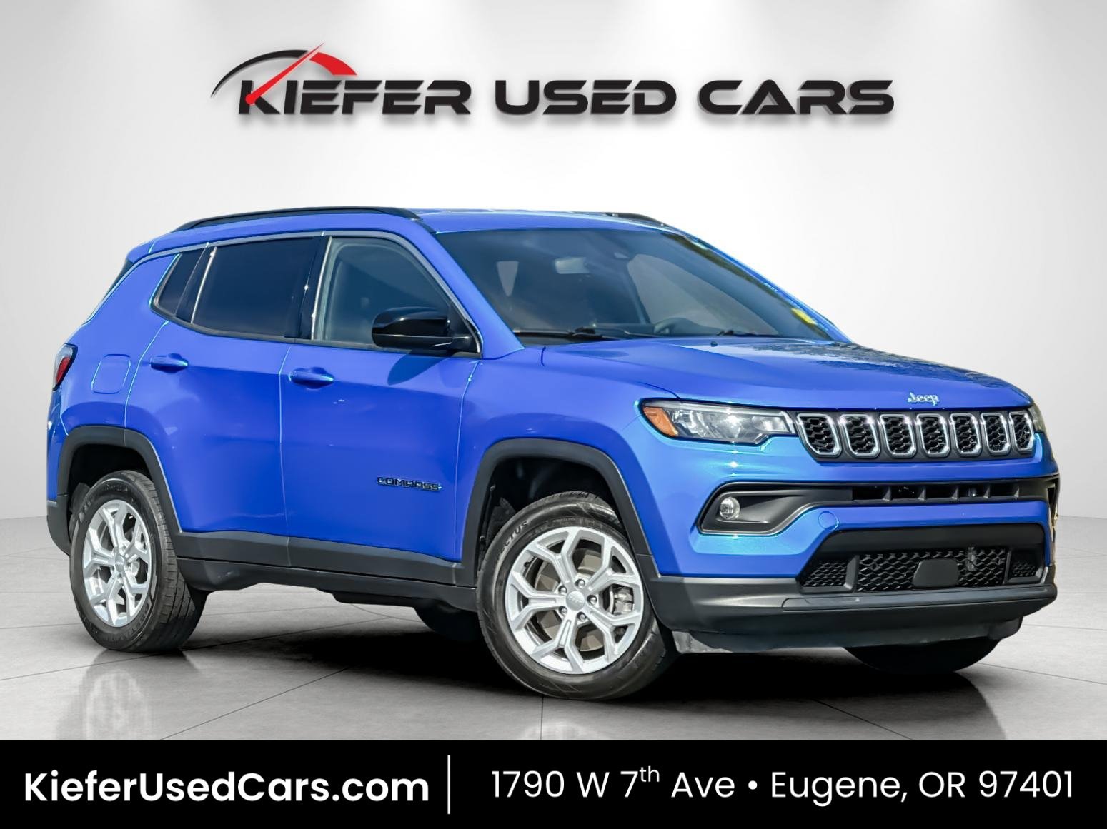 Used 2024 Jeep Compass Latitude AWD/4WD image 1