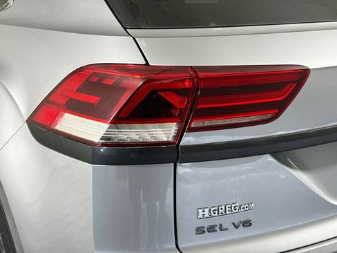 Used 2020 Volkswagen Atlas Cross Sport SEL Premium AWD/4WD image 34