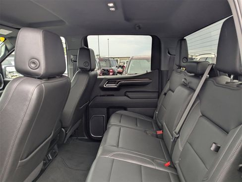 Used 2024 GMC Sierra 1500 SLT image 13