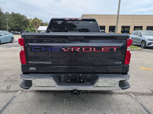 Used 2022 Chevrolet Silverado 1500 LTZ w/ LTZ Premium Package AWD/4WD image 5