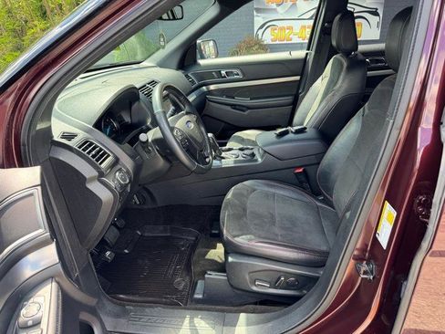Used 2018 Ford Explorer XLT w/ Equipment Group 202A image 15