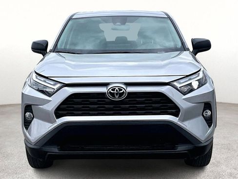 Used 2025 Toyota RAV4 LE AWD/4WD image 5