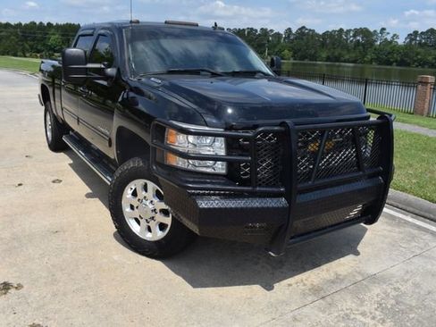 Used 2014 Chevrolet Silverado 2500 LTZ w/ LTZ Plus Package AWD/4WD image 2