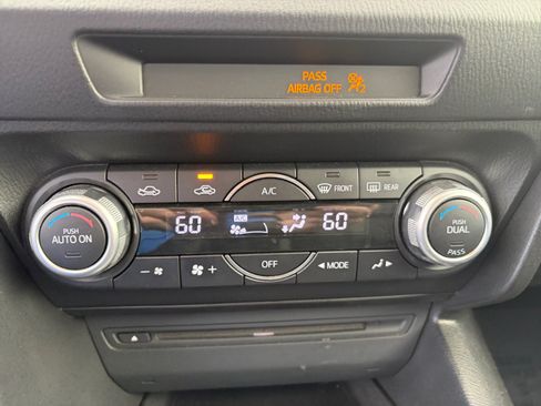 Used 2015 MAZDA MAZDA3 i Touring w/ Technology Package FWD image 21