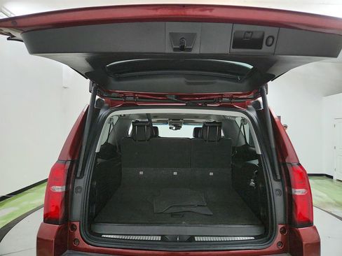 Used 2019 Chevrolet Suburban LT RWD image 33