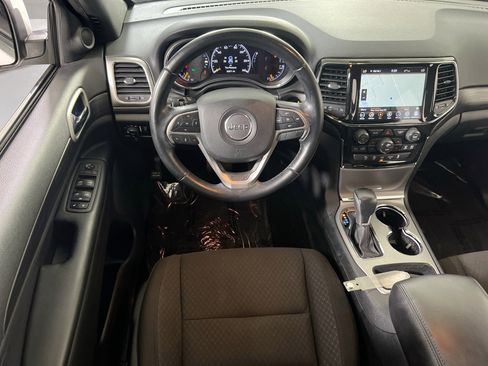 Used 2022 Jeep Grand Cherokee Laredo E image 21