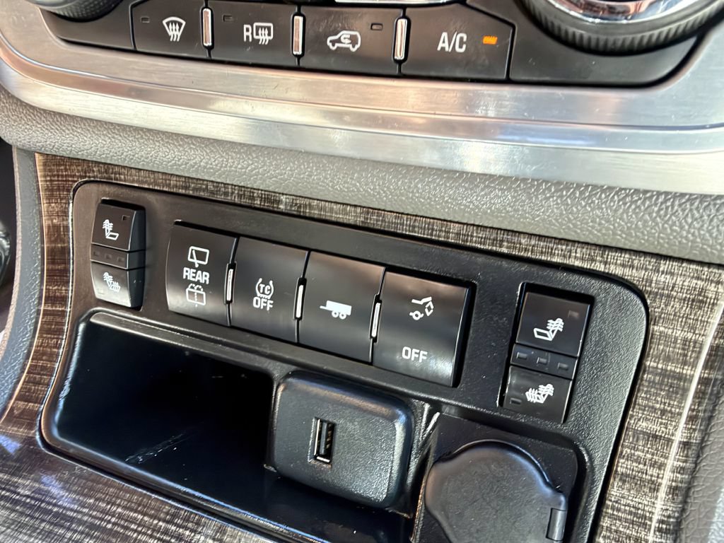Used 2016 GMC Acadia SLT w/ Premium Edition FWD image 16