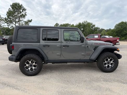 Used 2022 Jeep Wrangler Unlimited Rubicon AWD/4WD image 8