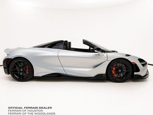 Used 2022 McLaren 765LT RWD image 3