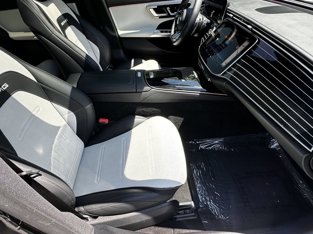 Certified 2025 Mercedes-Benz E 53 AMG e 4MATIC Sedan image 15