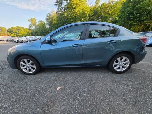 Used 2011 MAZDA MAZDA3 i Touring FWD image 2