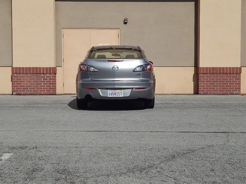 Used 2013 MAZDA MAZDA3 i Sport image 4