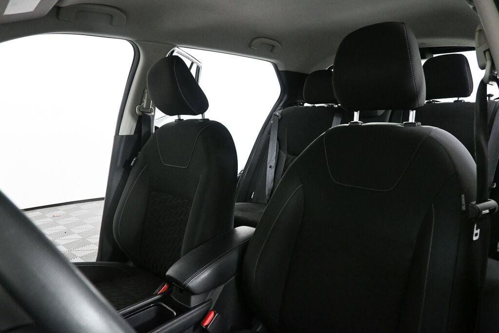 Used 2021 Nissan Kicks SV FWD image 6