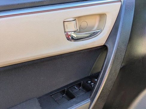 Used 2016 Toyota Corolla LE image 2