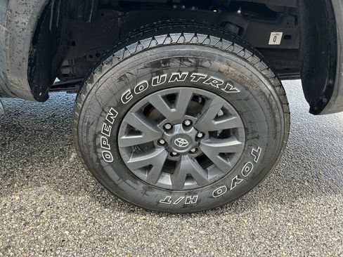 Used 2023 Toyota Tacoma SR5 RWD image 10