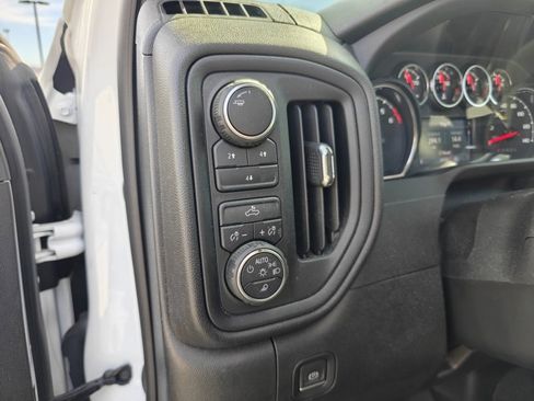 Used 2023 Chevrolet Silverado 2500 Custom w/ Custom Value Package image 10