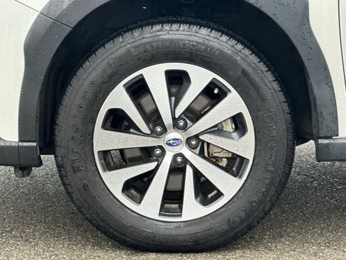 Used 2023 Subaru Outback Premium image 31