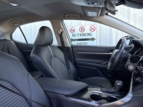 Used 2023 Toyota Camry SE image 36