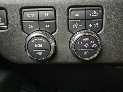 Used 2024 GMC Sierra 2500 SLT w/ SLT Premium Package image 36