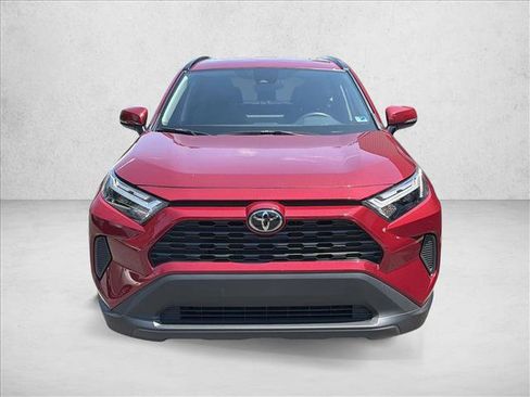 Used 2025 Toyota RAV4 XLE AWD/4WD image 2
