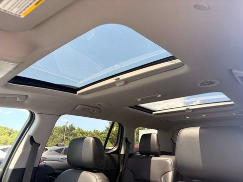Used 2019 GMC Acadia SLT FWD image 24