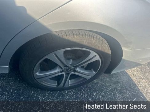Used 2018 Mercedes-Benz E 300 4MATIC image 5