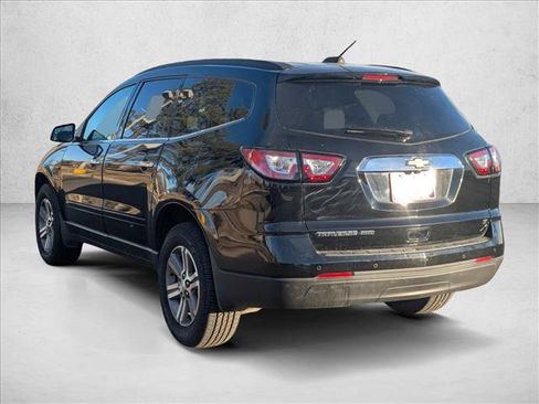 Used 2017 Chevrolet Traverse LT image 8