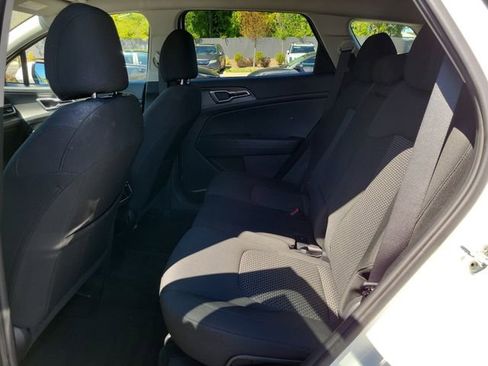 Used 2023 Kia Sportage LX image 11
