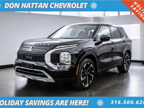 Used 2023 Mitsubishi Outlander SE image 1