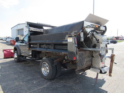 Used 2018 Ford F550 2WD Regular Cab Super Duty w/ Power Equipment Group image 5