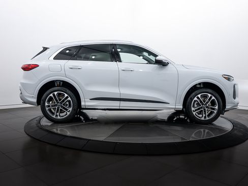 New 2025 Audi Q5 Premium Plus image 3