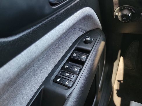 Used 2024 Jeep Compass Latitude image 13