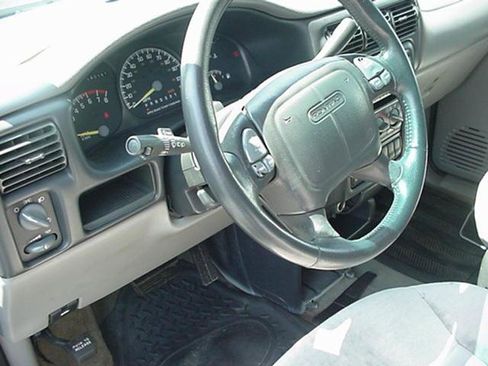 Used 1999 Pontiac Montana Extended w/ Opt Pkg image 17