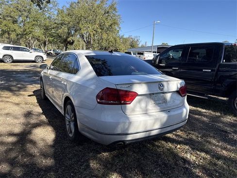 Used 2013 Volkswagen Passat TDI SEL Premium image 5