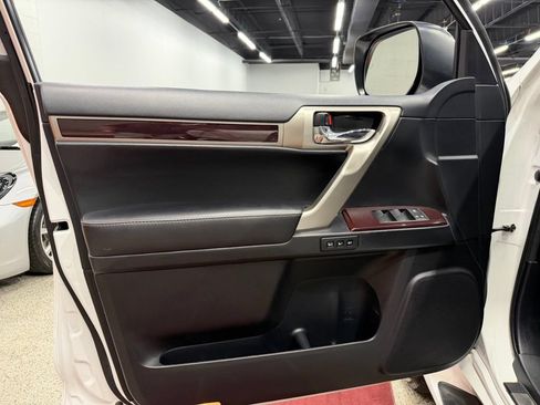 Used 2015 Lexus GX 460 Luxury AWD/4WD image 26
