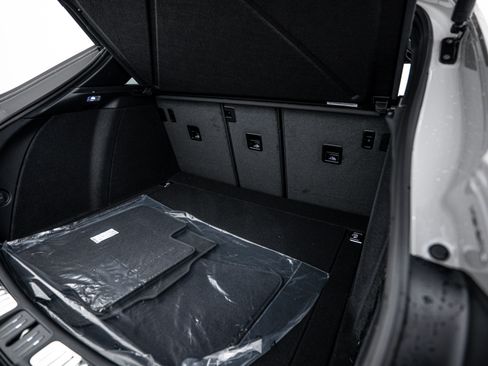 Certified 2026 Porsche Macan image 25