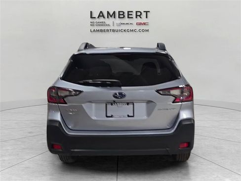 Used 2023 Subaru Outback Premium image 4