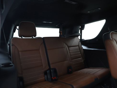 Used 2023 GMC Yukon Denali Ultimate image 12